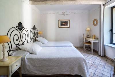 Hôtel de Charme Vaucluse, Lit Chambre, Hôtel du Poète 