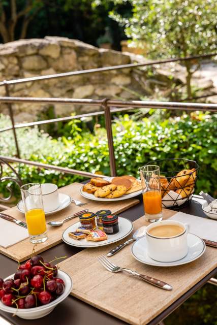 Petit-Déjeuner, Hôtel 3 étoiles Luberon, Hôtel du Poète 