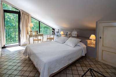 Hôtel de Charme Vaucluse, Lit Chambre, Hôtel du Poète 