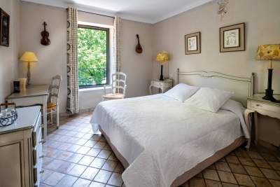 Hôtel de Charme Vaucluse, Lit Chambre, Hôtel du Poète 